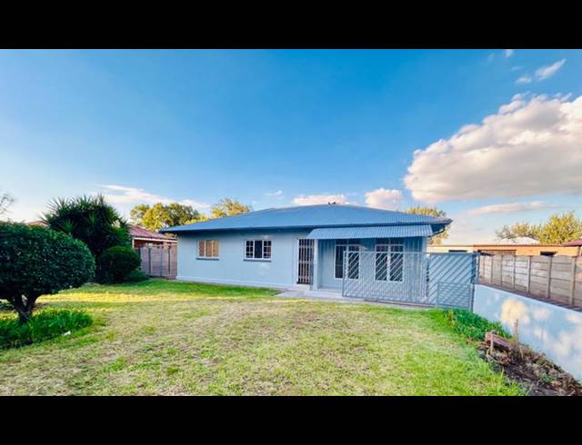 3 BEDROOM HOUSE FOR SALE IN VANDERBIJLPARK CW 5